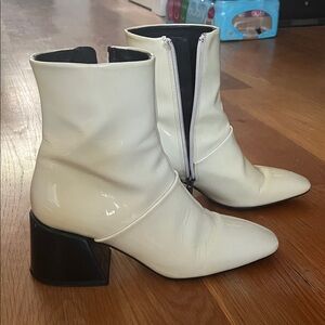 Patent cream coloured Women's Boots